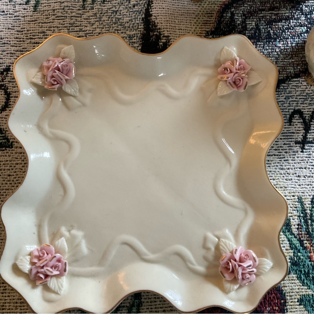 Victorian Tea Set - Picture 5 of 6